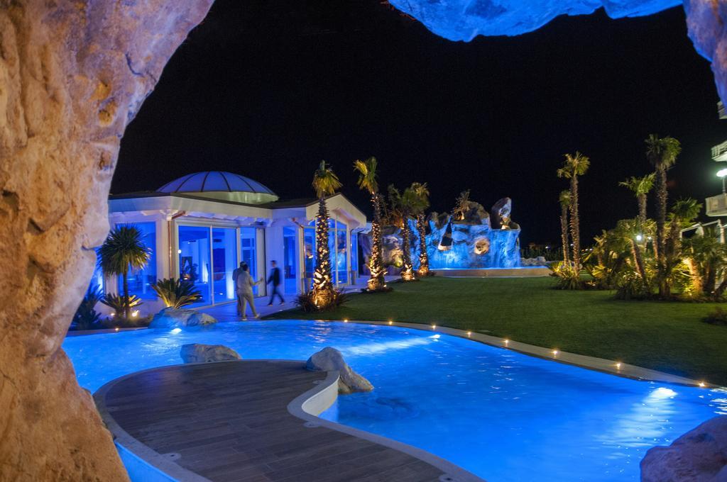 Kristall E Giardini Dell'eden Hotel 3*